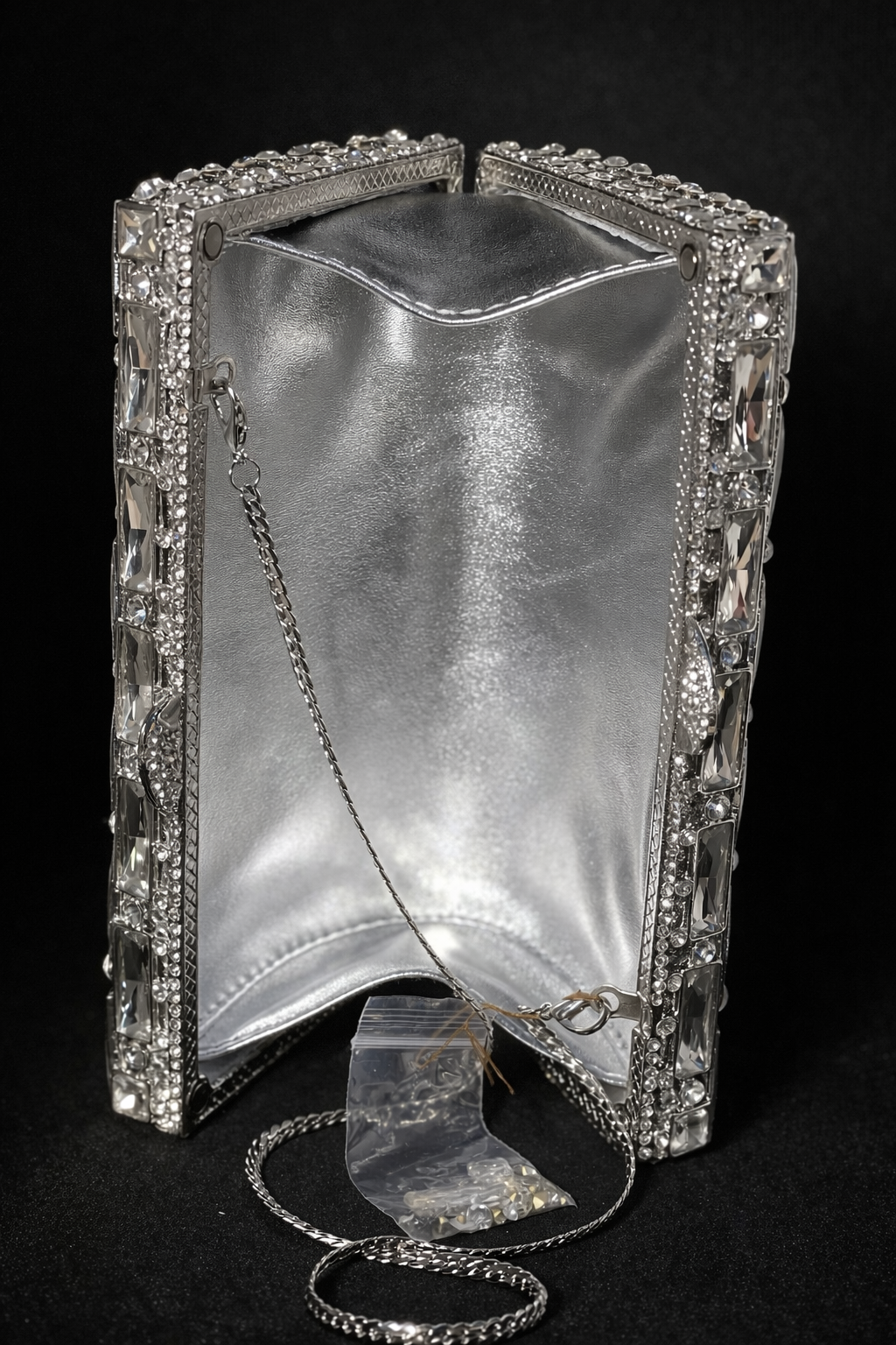 ✨ Luxury Crystal Brick Swarovski Clutch
Premium Designer Party & Bridal Evening Bag 💎