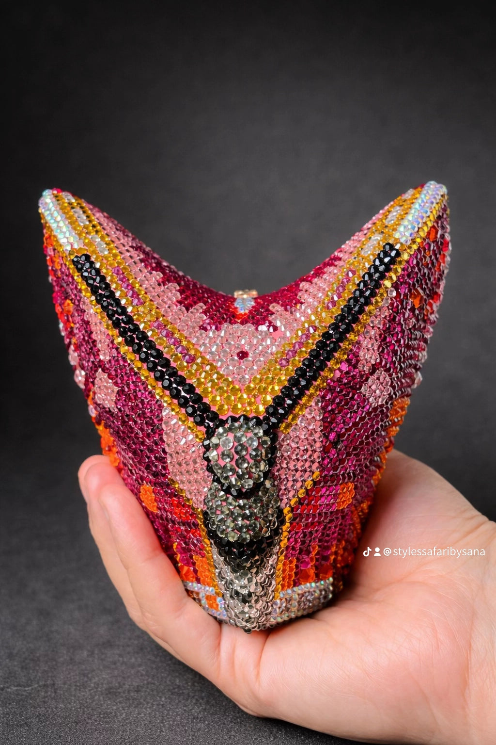✨ The Viral Butterfly Clutch Everyone Is Obsessed With 🦋💎
Elegant, luxurious
